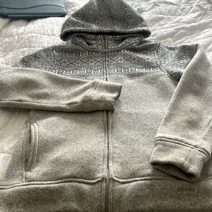 Woman’s Patagonia zip up